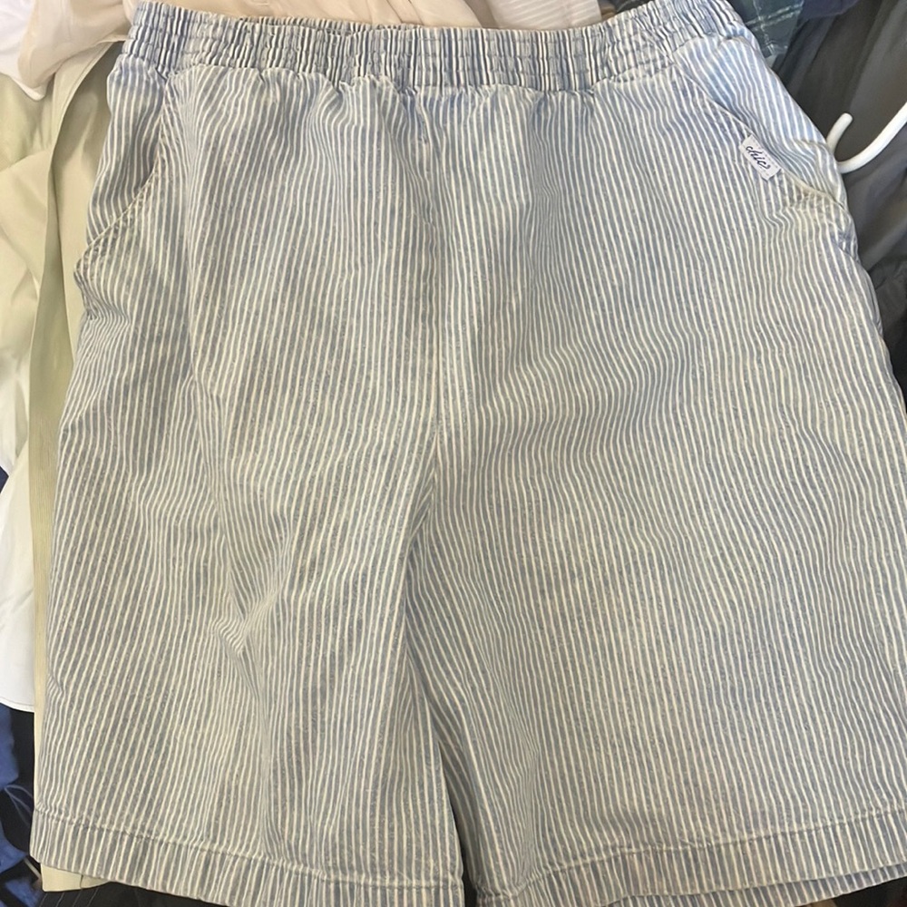 FINAL MARKDOWN Ladies chic pinstripe shorts 14